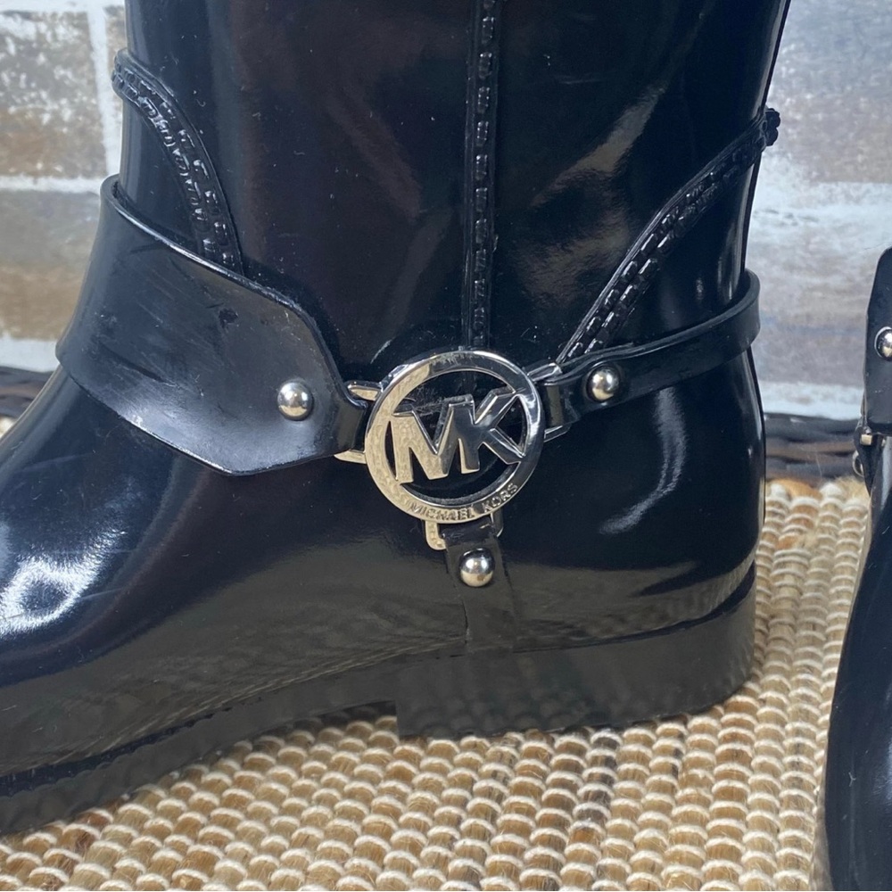 Michael Kors, Two Tone, Silver Emblem, Tall Rain Boots, Size 9 - Picture 6 of 9